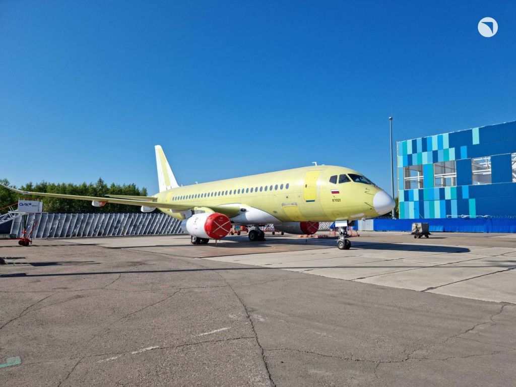 Rostec handed over the SSJ- NEW first prototype to flight-test station